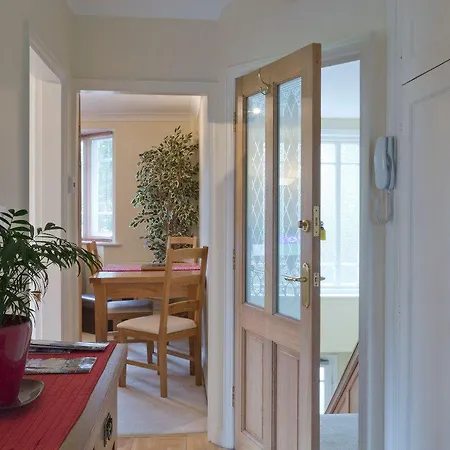 Poplar House Garden Apartment