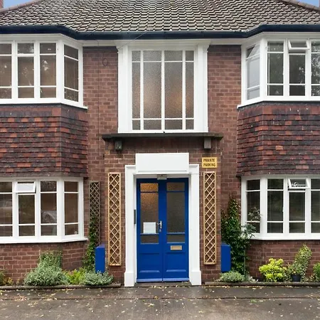 Poplar House Serviced Apartment