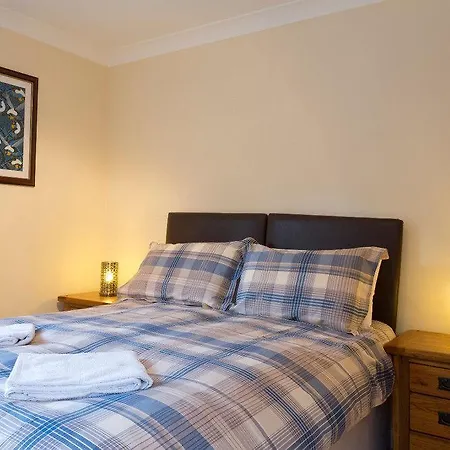 Poplar House Serviced *