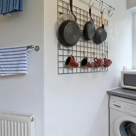 Poplar House Serviced *